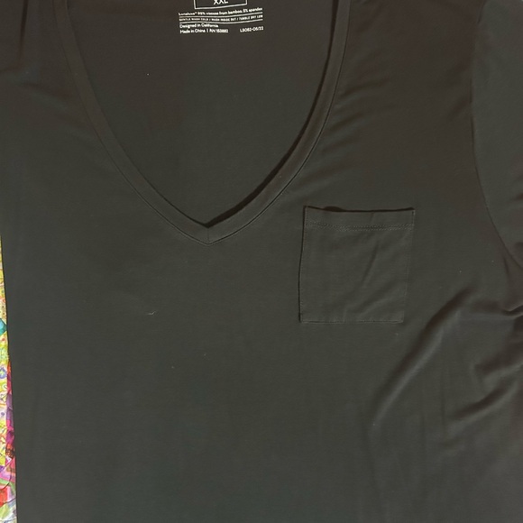 Little sleepies one pocket women’s shirt. EUC - Picture 4 of 4